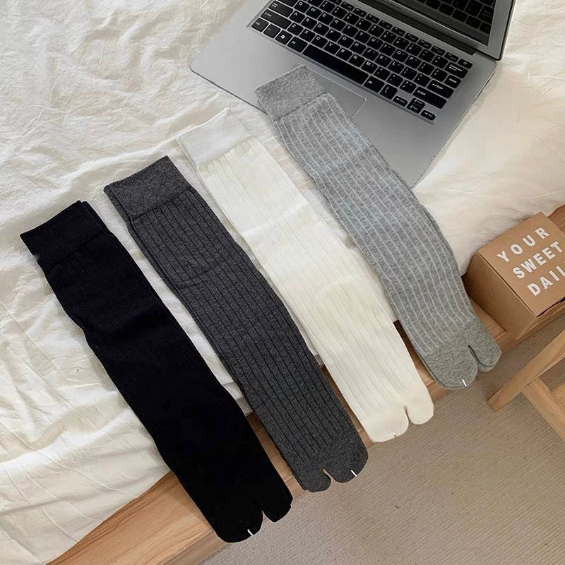 Ribbed Tabi Socks-Dark Gray