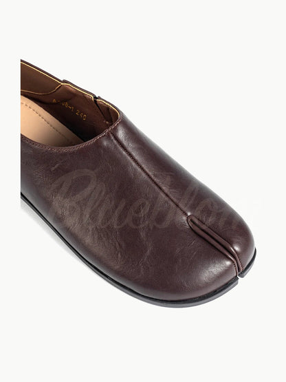 Brown Simple Tabi Shoes
